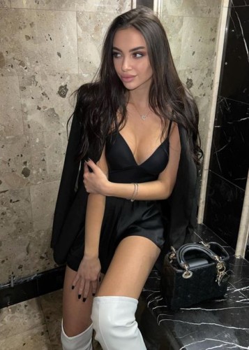 Анжелика, Г. Гусь Хрустальный